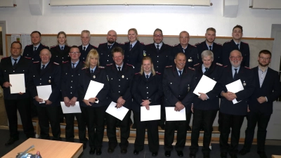 Mit Urkunden: Auszeichnung für die Helferinnen und Helfer während der Hochwasserkatastrophe 2023/2024.  (Foto: gi)