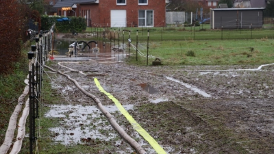 Besonders in Idensen an der Brinkstraße spitzte sich die Hochwassersituation zu.  (Foto: gi)