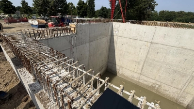 Innenansicht: Aktuell wird der rund 8 Meter hohe Rohkörper im Senkverfahren abgesenkt. (Foto: Stadt Wunstorf)