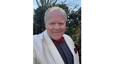 Der „singende Trucker” Winni Biermann tritt beim Herbstkonzert des Männerchores „Liederkranz” Enzen-Hobbensen auf.  (Foto: privat)