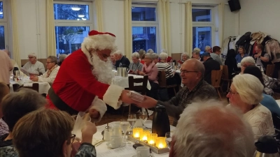 Verteilt Geschenke: Der Weihnachtsmann. (Foto: privat)