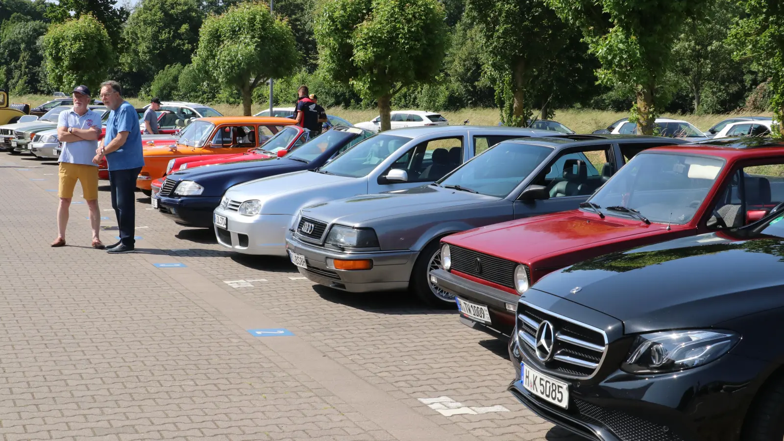 Termin vormerken: Zu einem Stelldichein von Oldtimern wird es auch dieses Jahr im Autohaus Ullmann kommen. (Foto: gi)