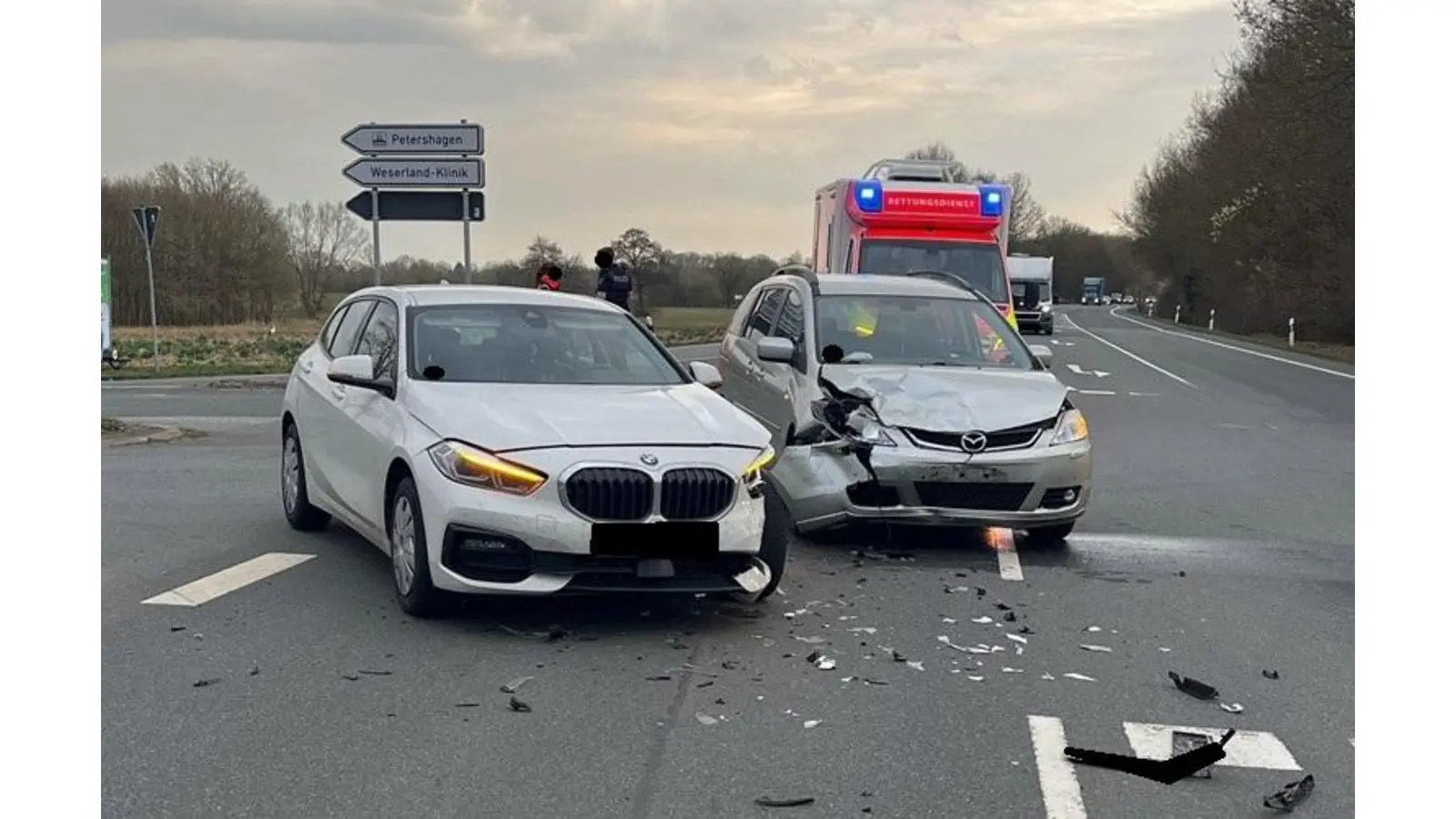 Beide Autos wurden abgeschleppt. (Foto: Polizei Minden-Lübbecke)