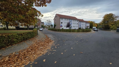 Soll baulich eingeengt werden: Kreuzung Rubensstraße/Rembrandtstraße. (Foto: tau)