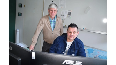 Ausgewiesene Fachleute im Führerscheinrecht: Der Leiter des Straßenverkehrsamtes Wilhelm Sieker (li.) und der Leiter der Führerscheinstelle Bernd Junk.  (Foto: ab)