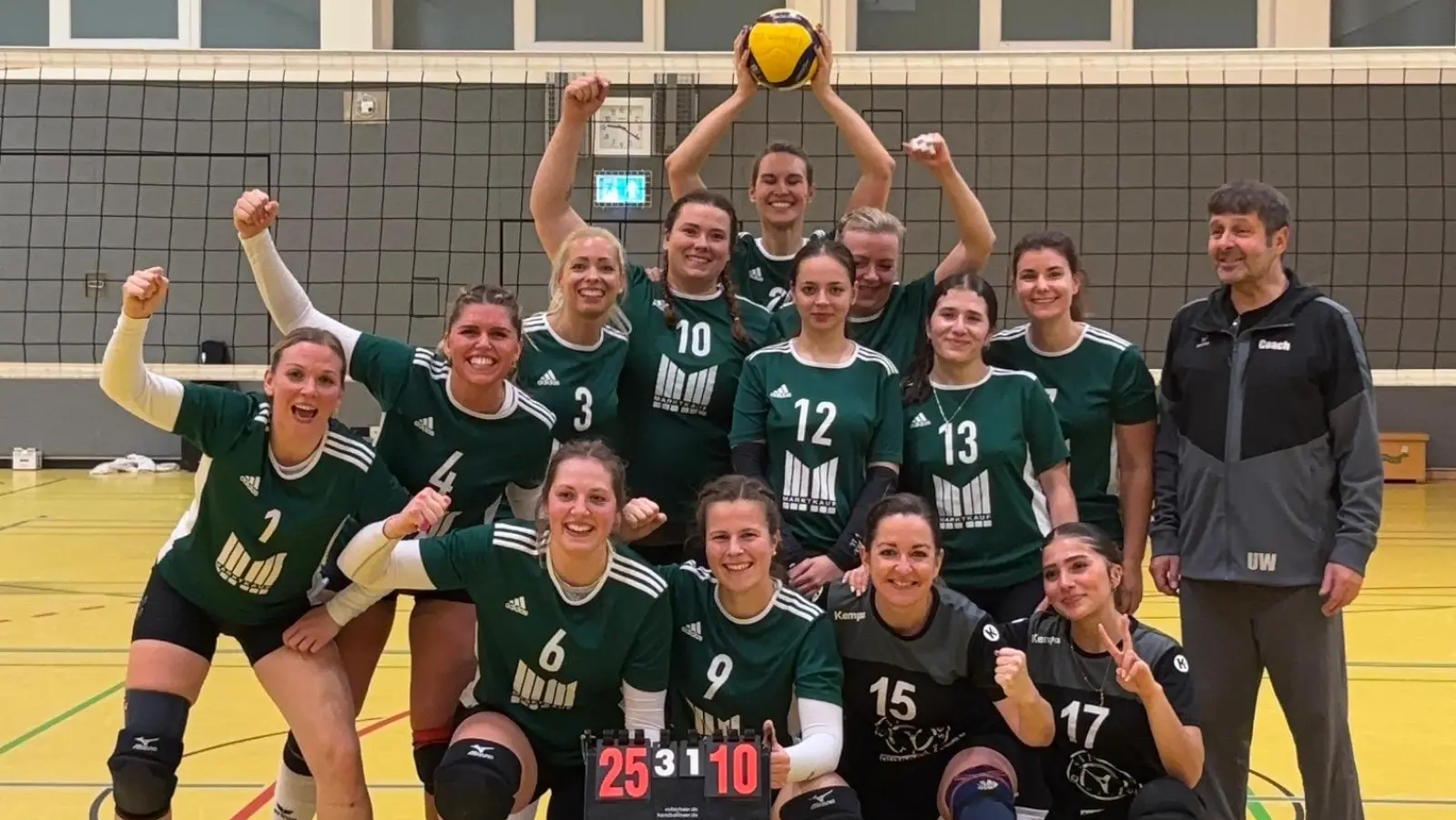 Haben spielerisch überzeugt: Das Damen-Volleyball-Team des TuS Wunstorf. (Foto: privat)