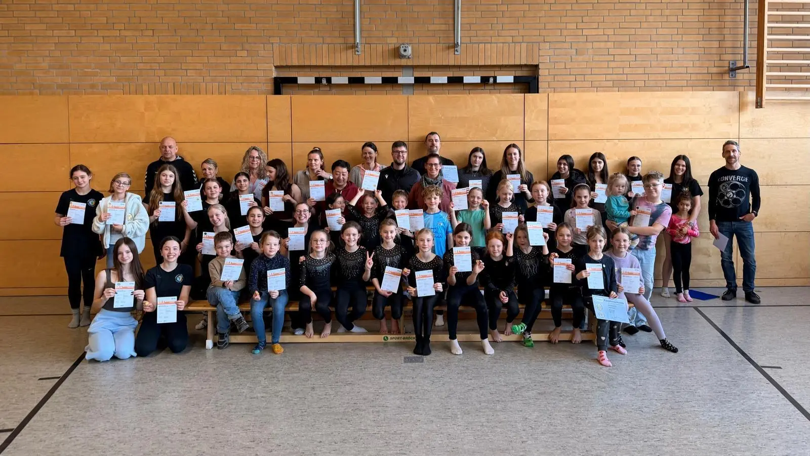 Mit Urkunden: Die erfolgreichen Teilnehmer. (Foto: privat)