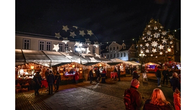 Auch in diesem Jahr wird es wieder weihnachtliche Illuminationen auf dem Marktplatz geben.  (Foto: Razzifoto)