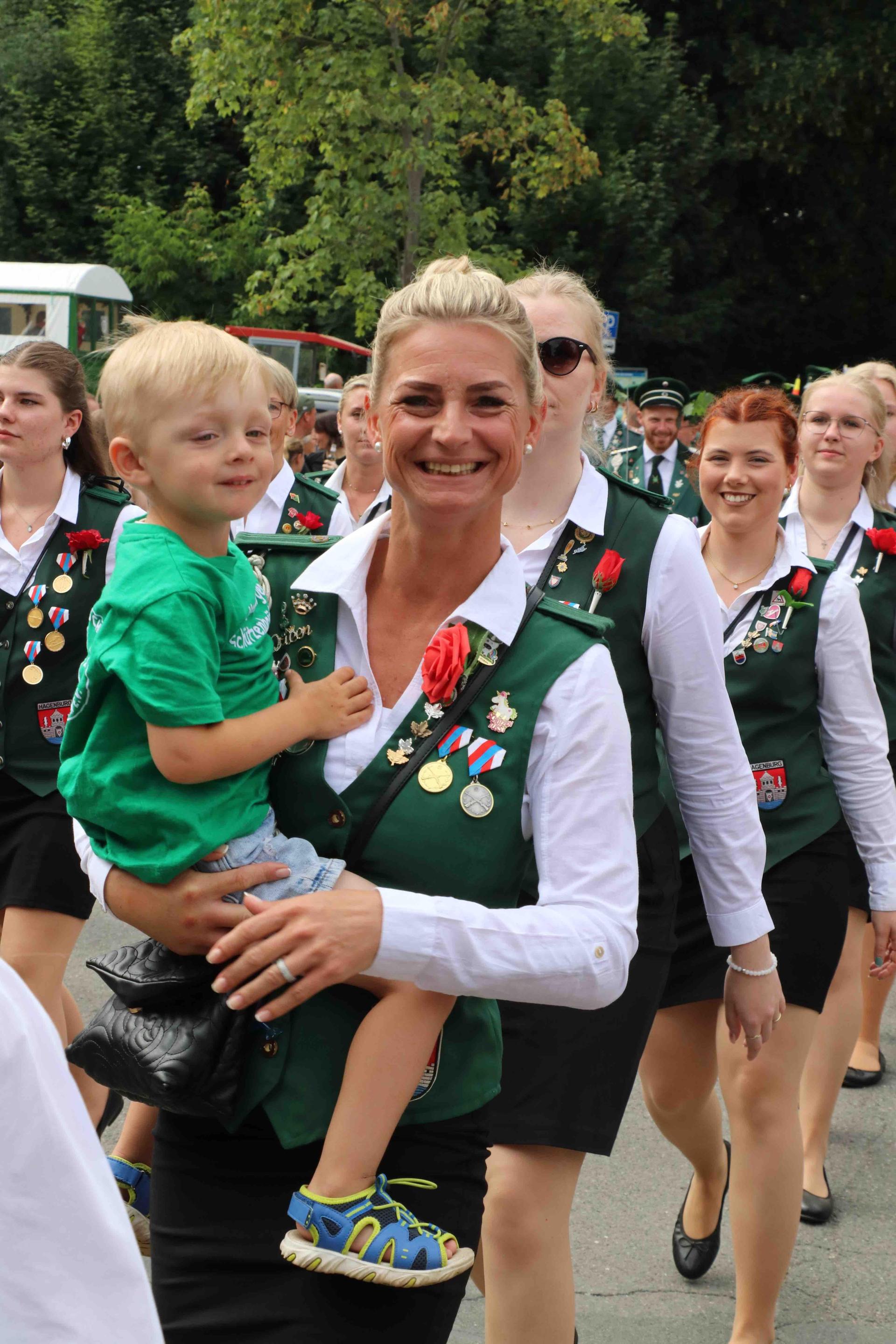 Bildergalerie: Eindrücke vom Schützenfest Hagenburg. (Foto: gi)