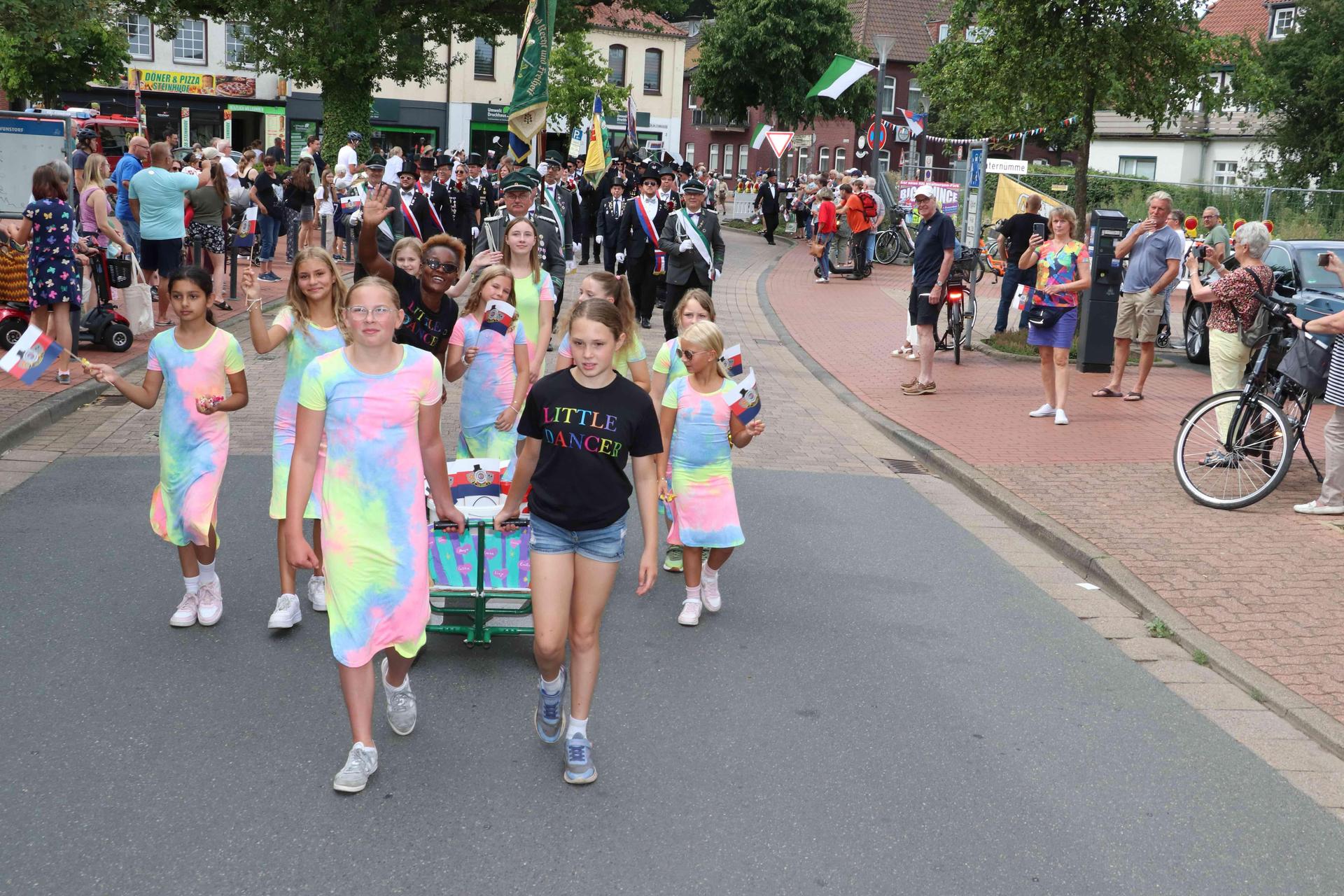 Der historische Umzug: Eindrücke vom Schützenfestsonntag. (Foto: gi)
