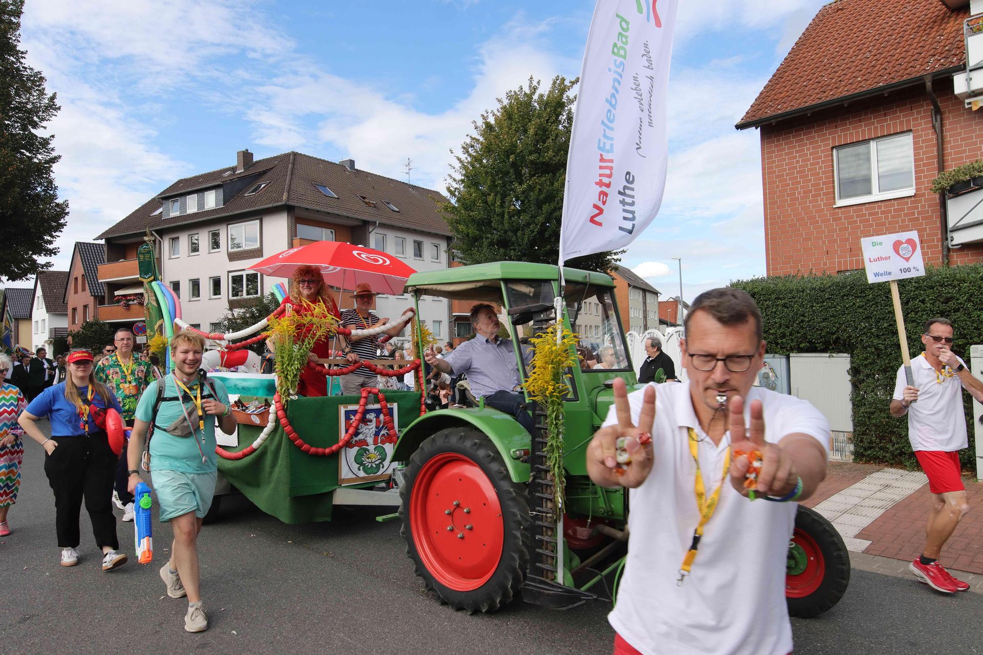 Eindrücke vom großen Festumzug. (Foto: tau)