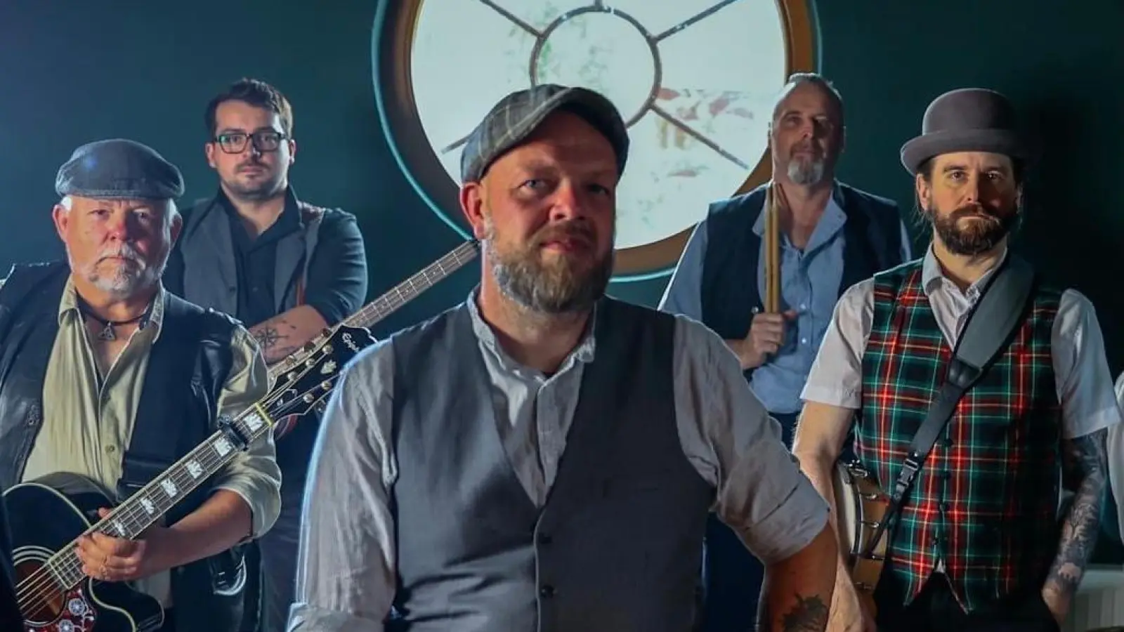 Inzwischen auf fünf Mann angewachsen: Die Band Three More Pints. (Foto: privat)