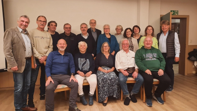 Das 50-jährige Wiedersehen nach der Schulentlassung feierte die 10 b der Otto-Hahn-Schule.  (Foto: privat)