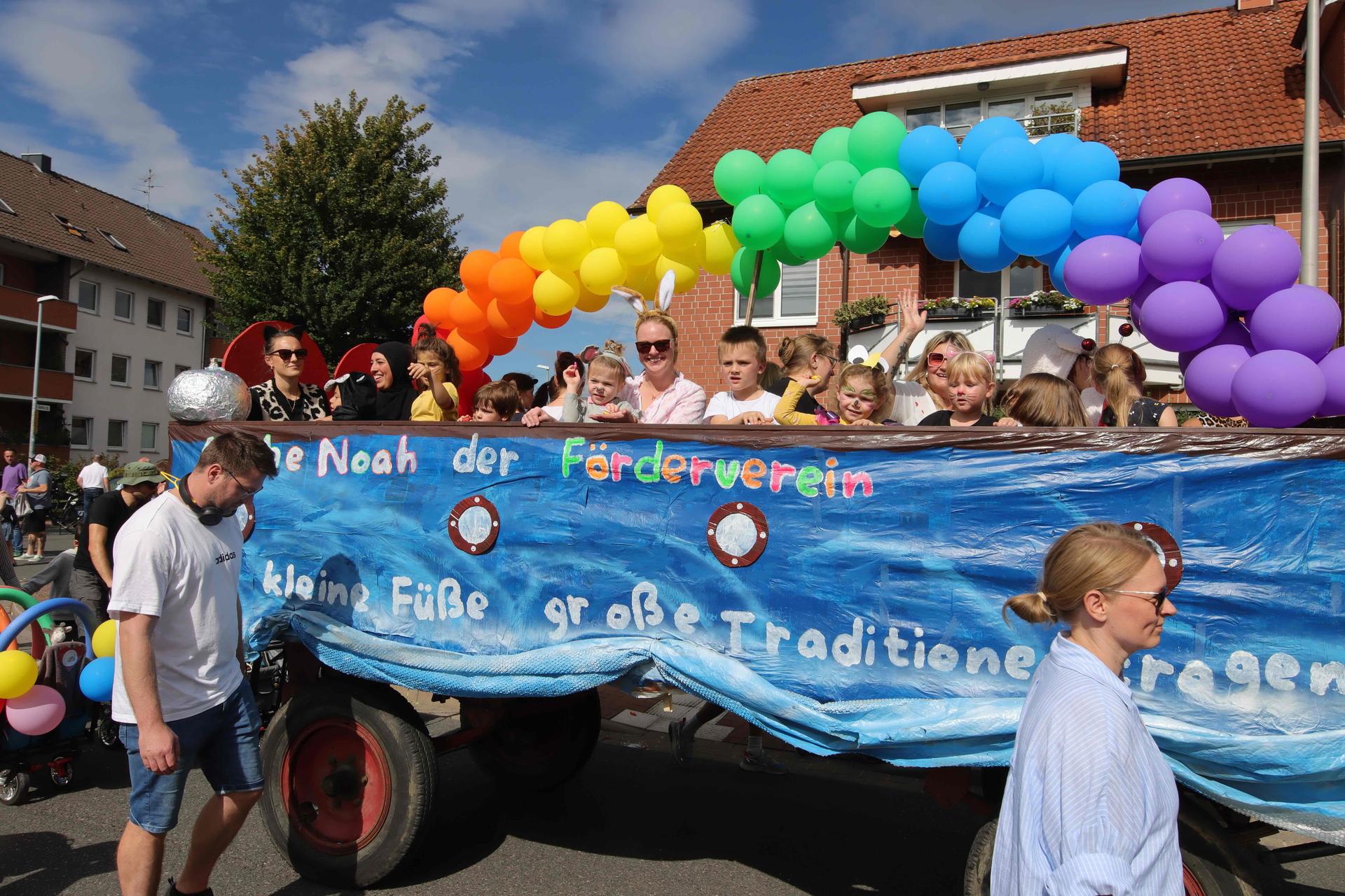 Eindrücke vom großen Festumzug. (Foto: tau)