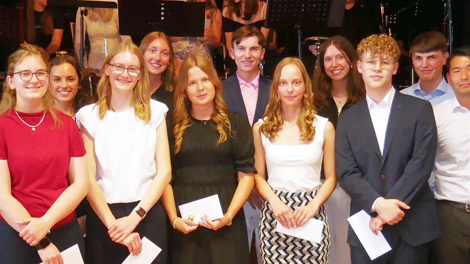 Die elf besten Abiturientinnen und Abiturienten 2025. (Foto: gk)