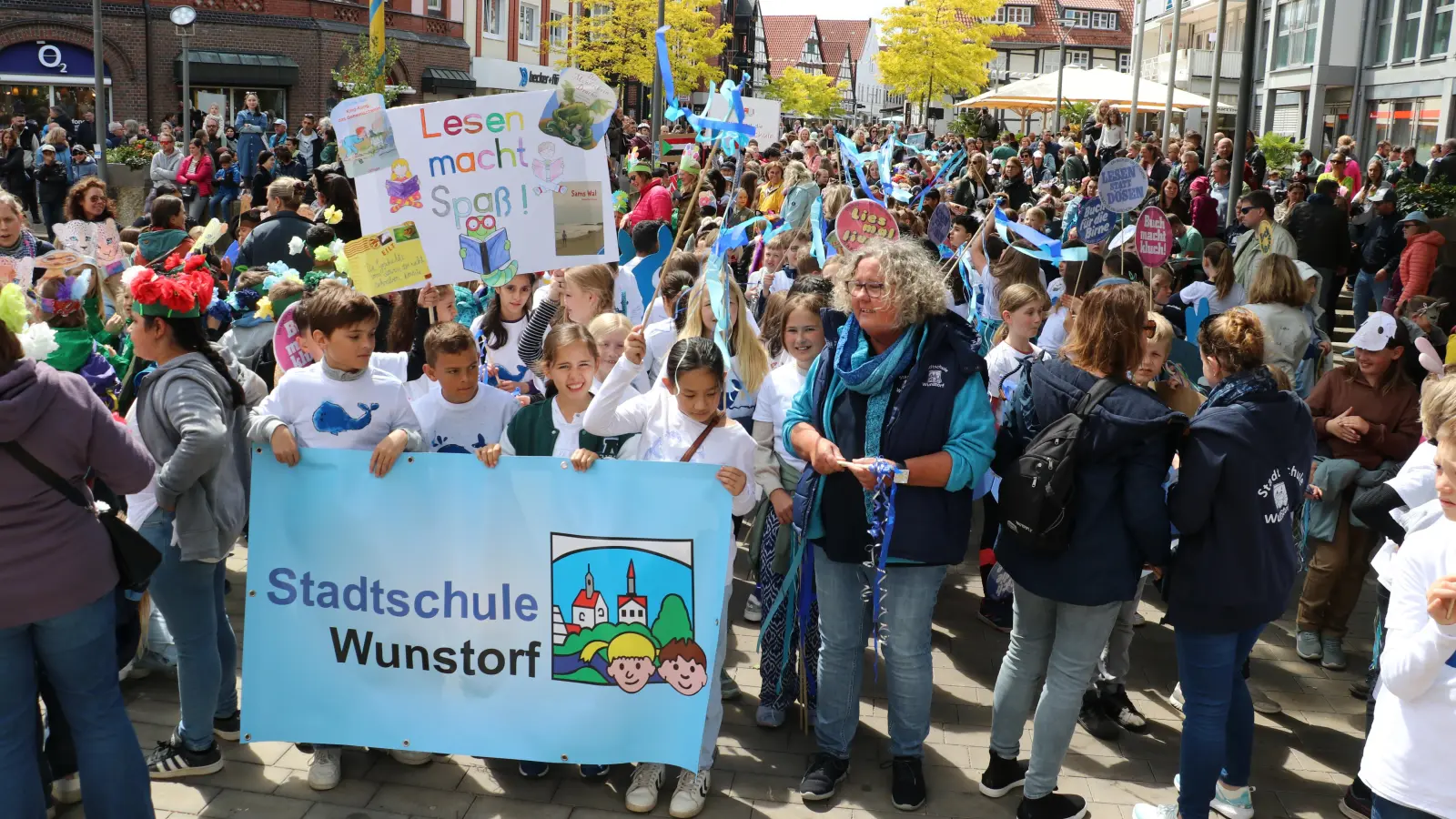 Dabei sein ist alles beim Kinderumzug.  (Foto: gi)