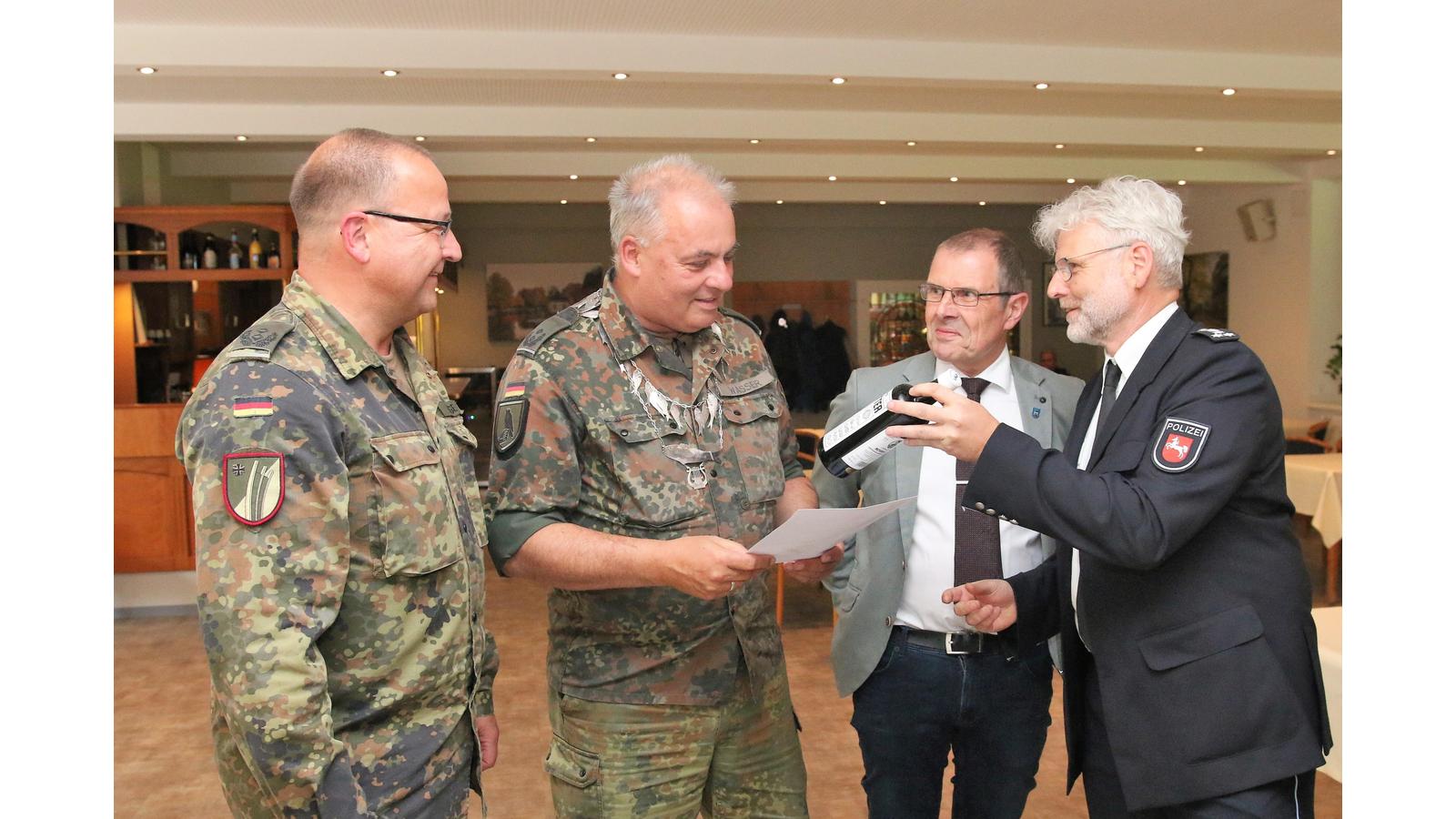Bundeswehrsoldat zielt am genauesten | Wunstorfer-Stadtanzeiger