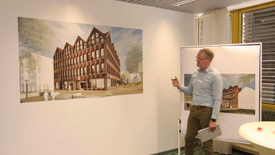 Stellt die Pläne im Detail vor: Architekt Jörg Kairies. (Foto: tau)