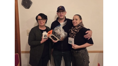 Gewinner Knobeln Annika Selzer (2.) Peter Dresenkamp (1.), Kathrin Seifert (3.). (Foto: privat)