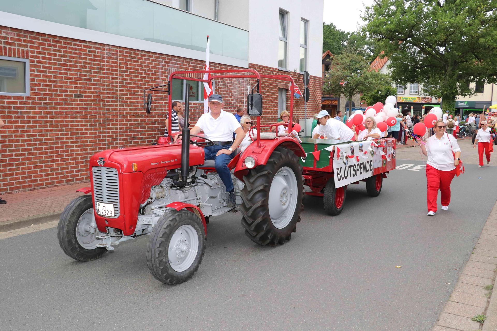 Der historische Umzug: Eindrücke vom Schützenfestsonntag. (Foto: gi)