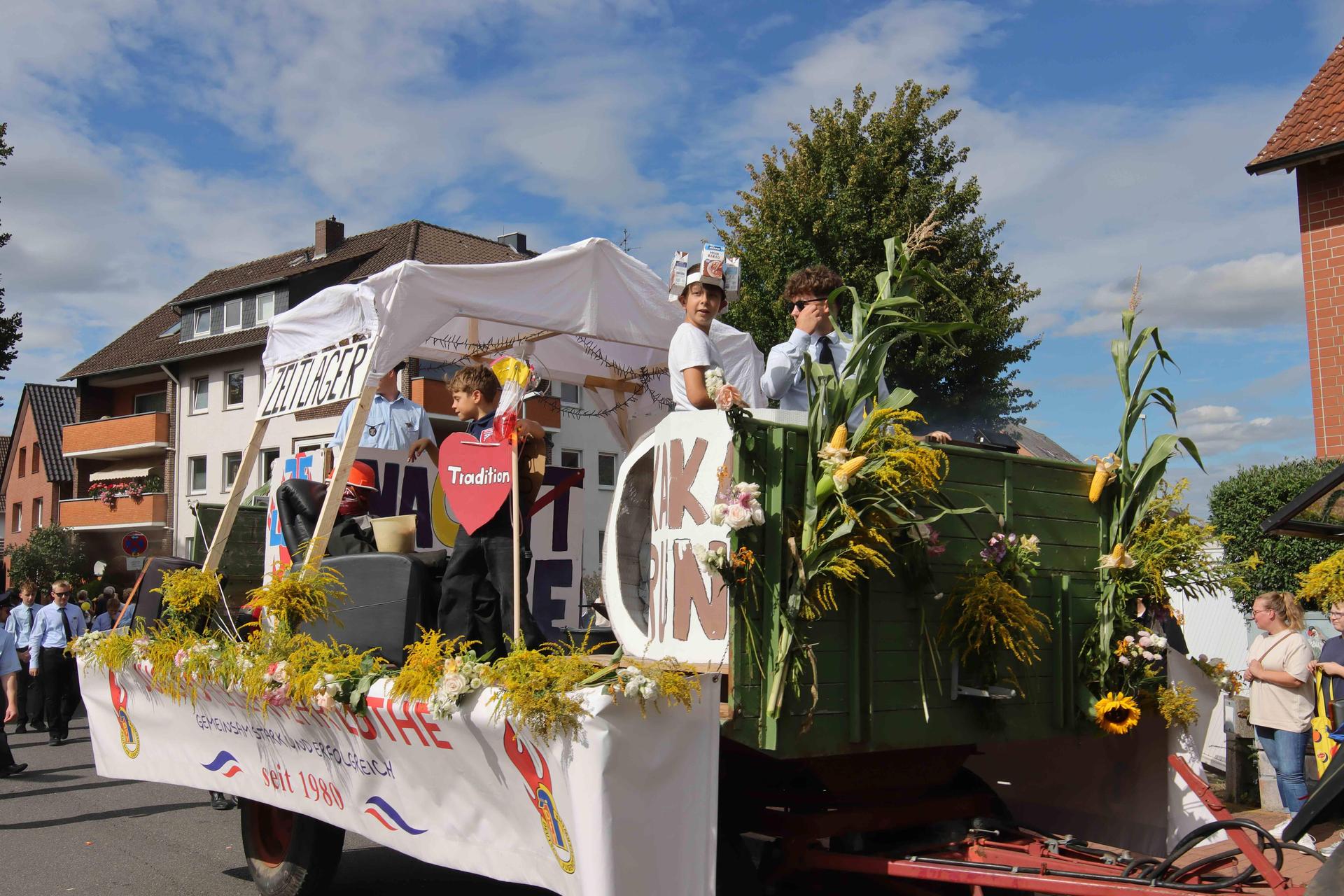 Eindrücke vom großen Festumzug. (Foto: tau)
