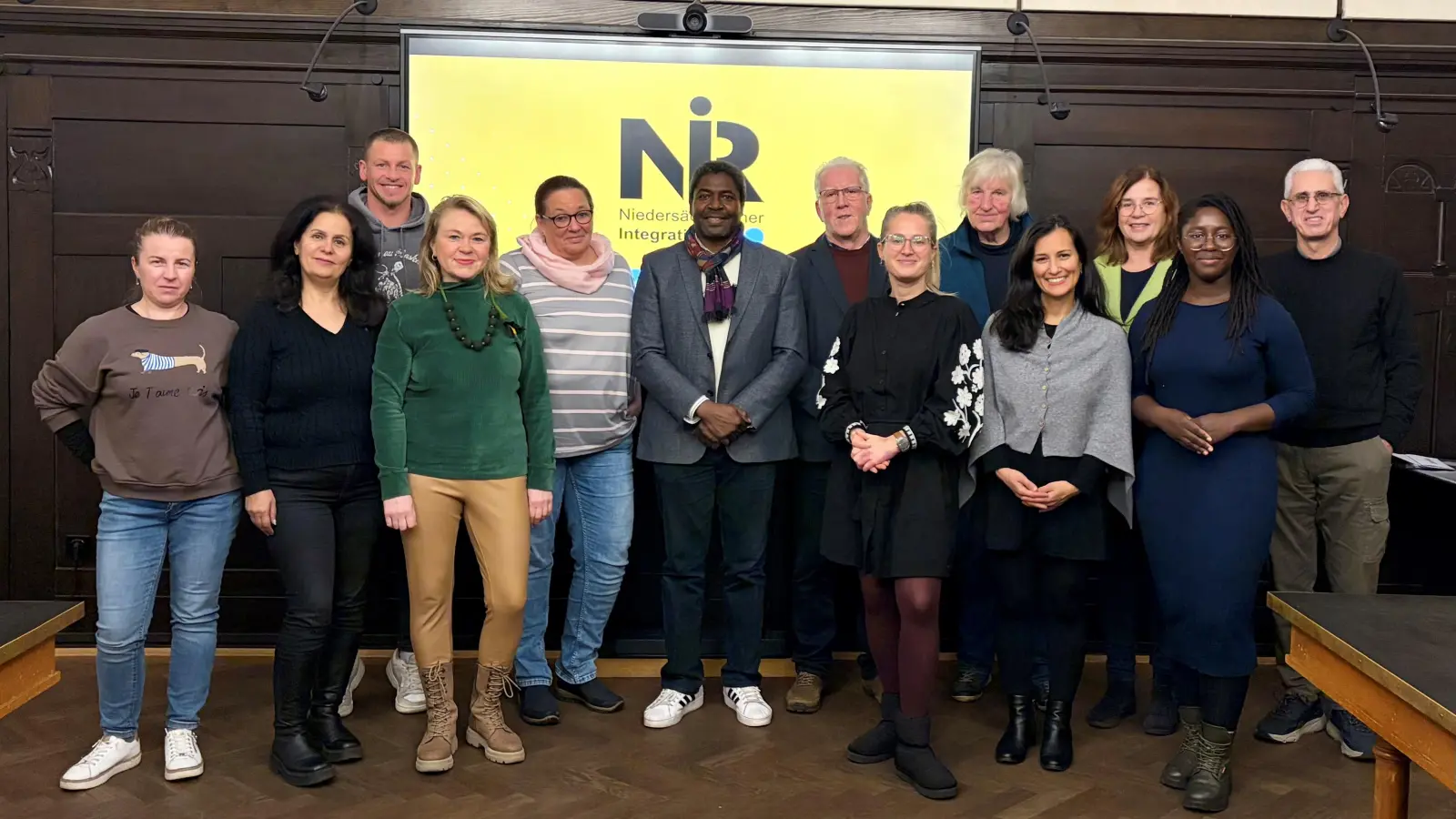 Im Ratssaal: Mitglieder des NIR zu Gast in Wunstorf.  (Foto: privat)