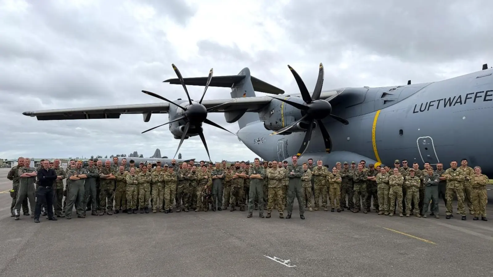Ein letztes Gruppenfoto kurz vor dem Abflug nach Ohakea.  (Foto: Bundeswehr)