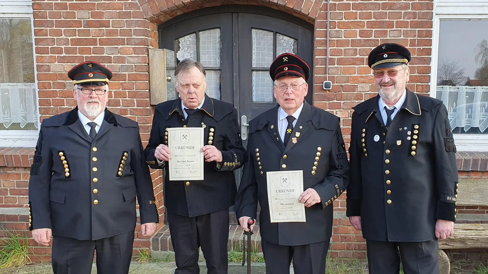 Nach der Ehrung (v.li.): Michael Heinisch, Karl-Wilhelm Bergmann, Otto Wickbold und Gerhard Busch. (Foto: privat)