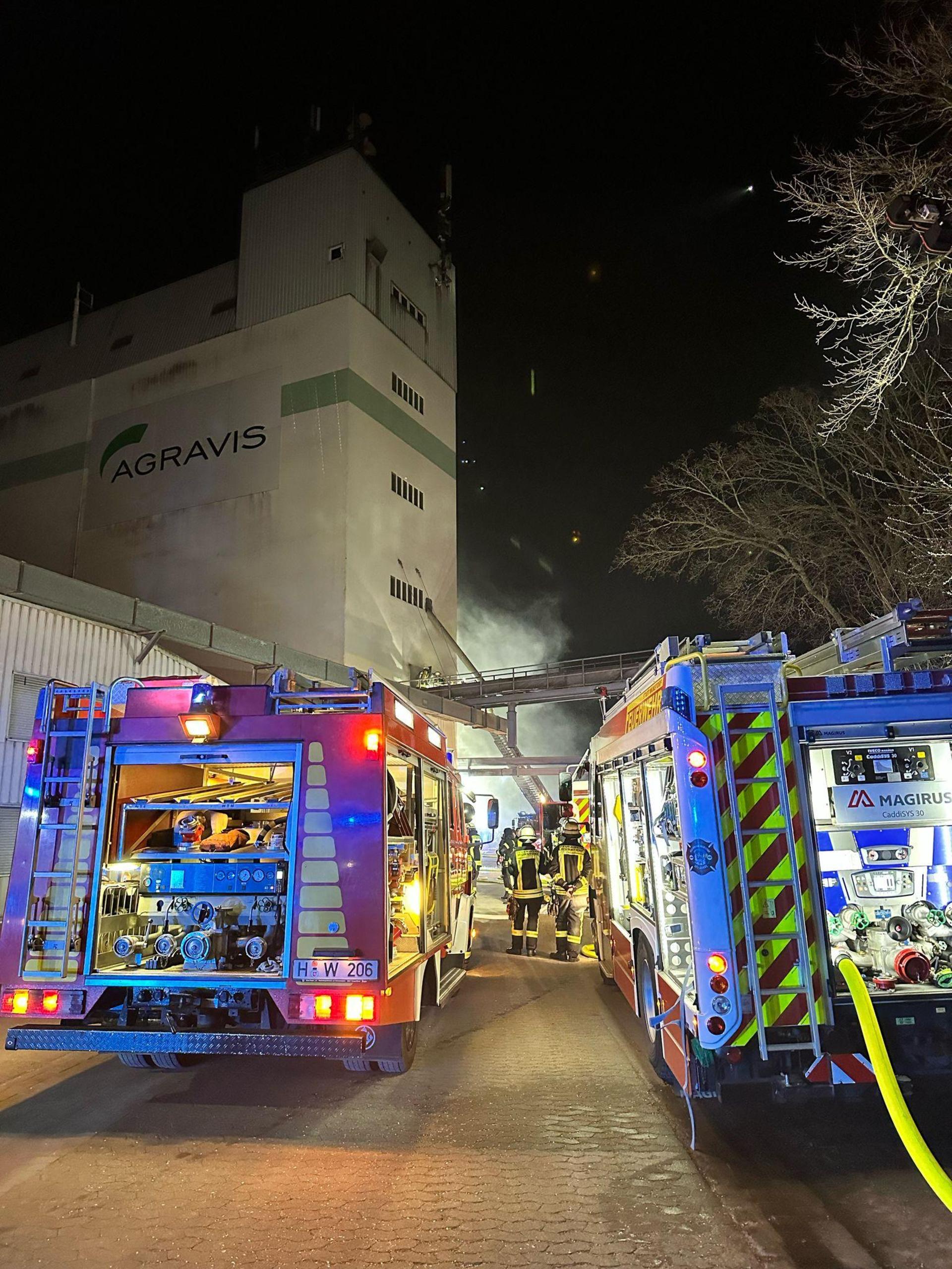 Im Einsatz: Die Feuerwehr. (Foto: Feuerwehr)