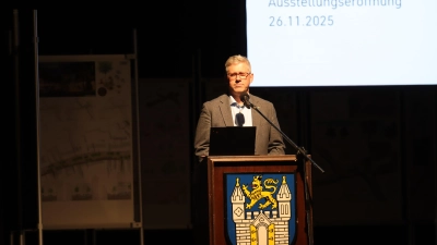 Im Stadttheater: Bürgermeister Carsten Piellusch. (Foto: tau)