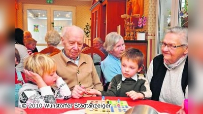 Fröhliches Miteinander von Alt und Jung (Foto: nb)