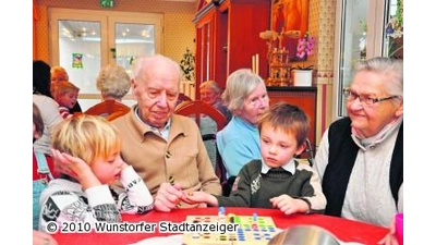 Fröhliches Miteinander von Alt und Jung (Foto: nb)