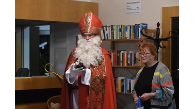 Nikolaus bei Bürgermeisterin Bergmann (Foto: nd)