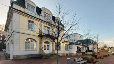 Die Villa „Hannover” (v.li.) mit Tanzlokal und anschließendem Café. (Foto: gk)