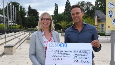 Die Spende hilft nun, dass die Ehrenamtlichen für ein Event im Herbst möglichst wenig selbst aus der eigenen Tasche zahlen müssen. (Foto: nd)