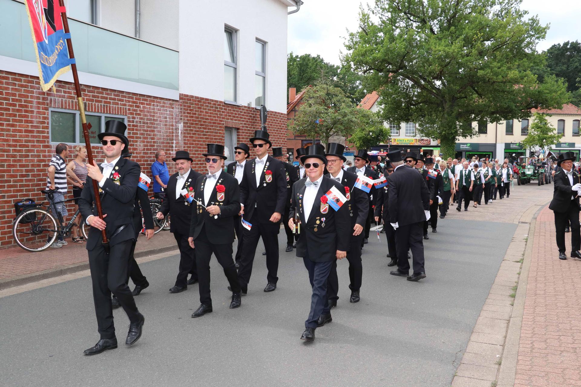 Der historische Umzug: Eindrücke vom Schützenfestsonntag. (Foto: gi)