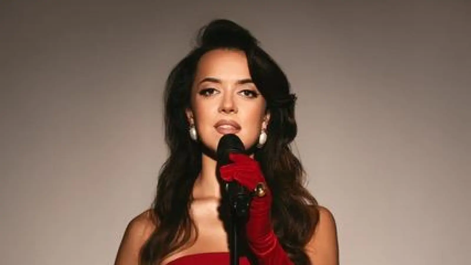 Am Mikrofon: Oxana Voytenko. (Foto: privat)