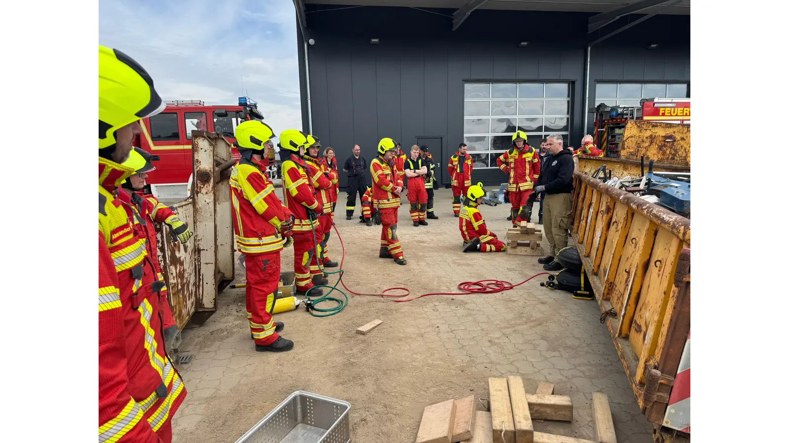 Gemeinsame Ausbildung in einem achtstündigen Seminar in Rodenberg. (Foto: privat)
