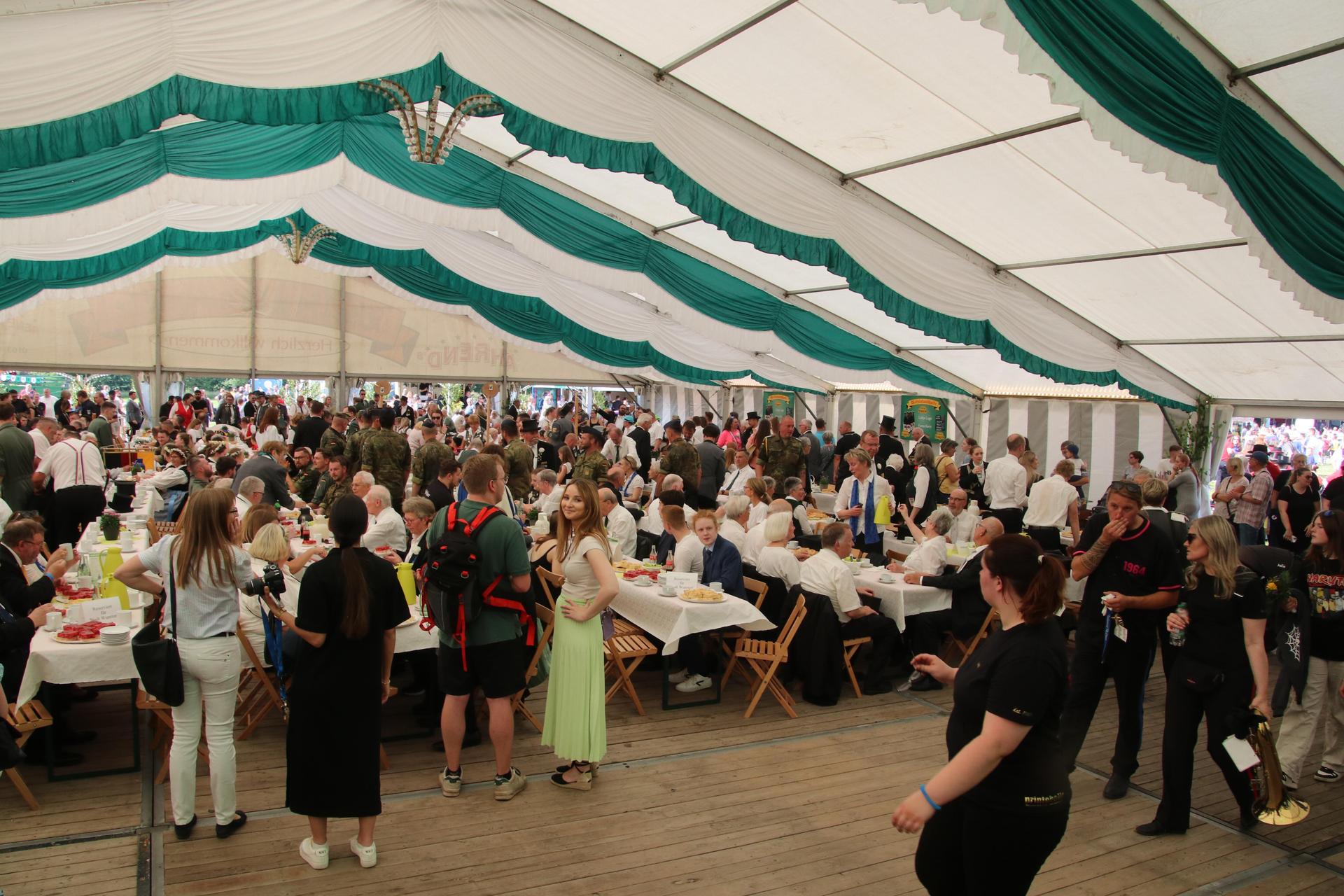 Gut besuchtes Fest am Samstag. (Foto: gi)