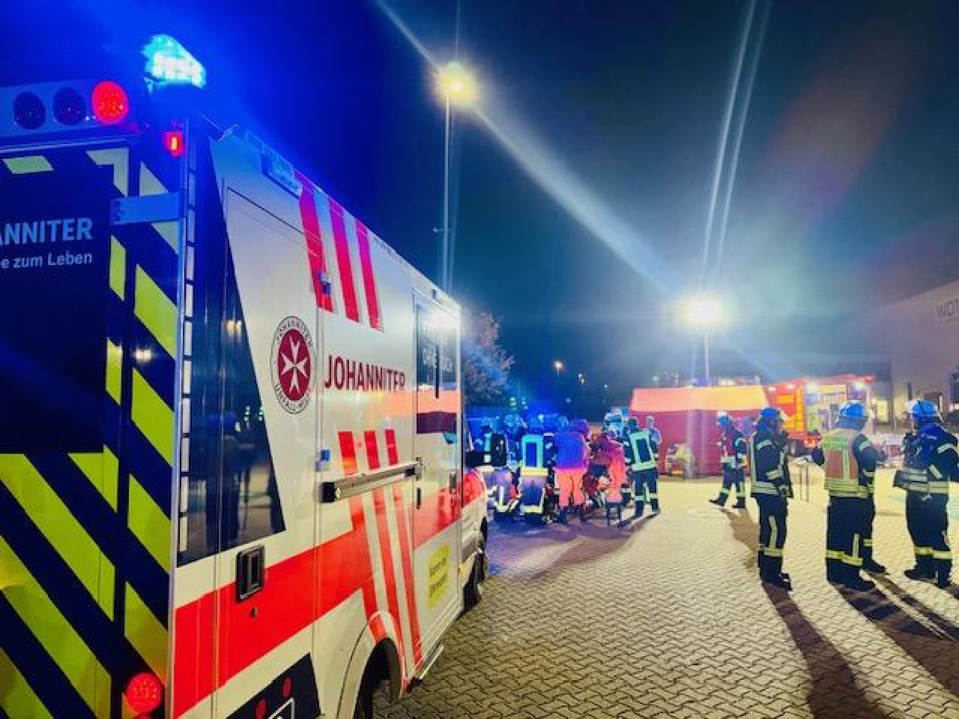 Auf einem Betriebsgelände: Gefahrgutübung im Gewerbegebiet. (Foto: Feuerwehr)