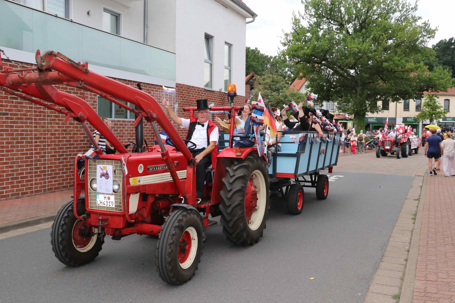 Der historische Umzug: Eindrücke vom Schützenfestsonntag. (Foto: gi)