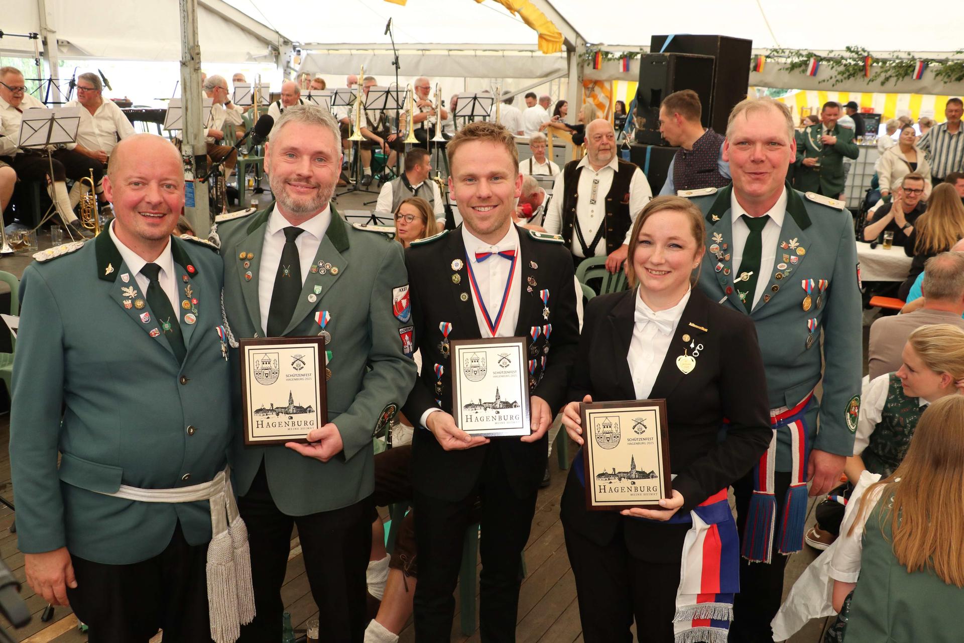 Bildergalerie: Eindrücke vom Schützenfest in Hagenburg. (Foto: gi)