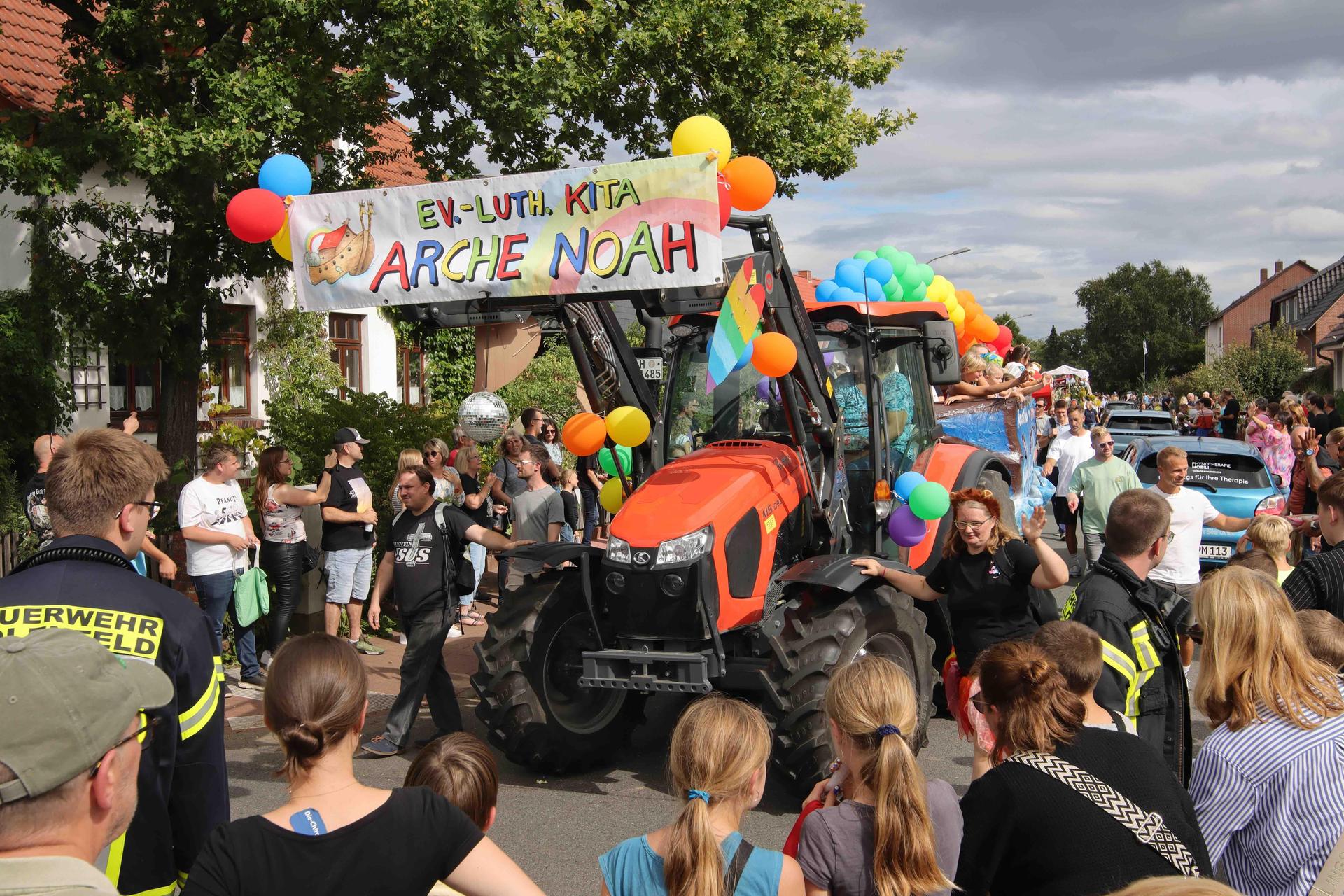 Eindrücke vom großen Festumzug. (Foto: tau)
