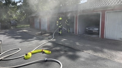 Vor Ort: Einsatzkräfte der Feuerwehr. (Foto: Feuerwehr)