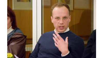 Wiktor Lesniewski erklärt, warum ein Stipendium Auszubildenden oder Studierenden in Notlagen helfen kann. (Foto: ste)