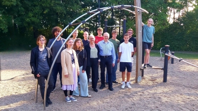 Große Freude über die Umsetzung des Projekts bei Ideengeber, Förderer und Seminar-Mitgliedern. (Foto: gk)