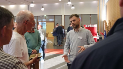 Vor einem Jahr: Auftaktveranstaltung mit Bürgern in der Otto-Hahn-Schule. (Foto: tau)