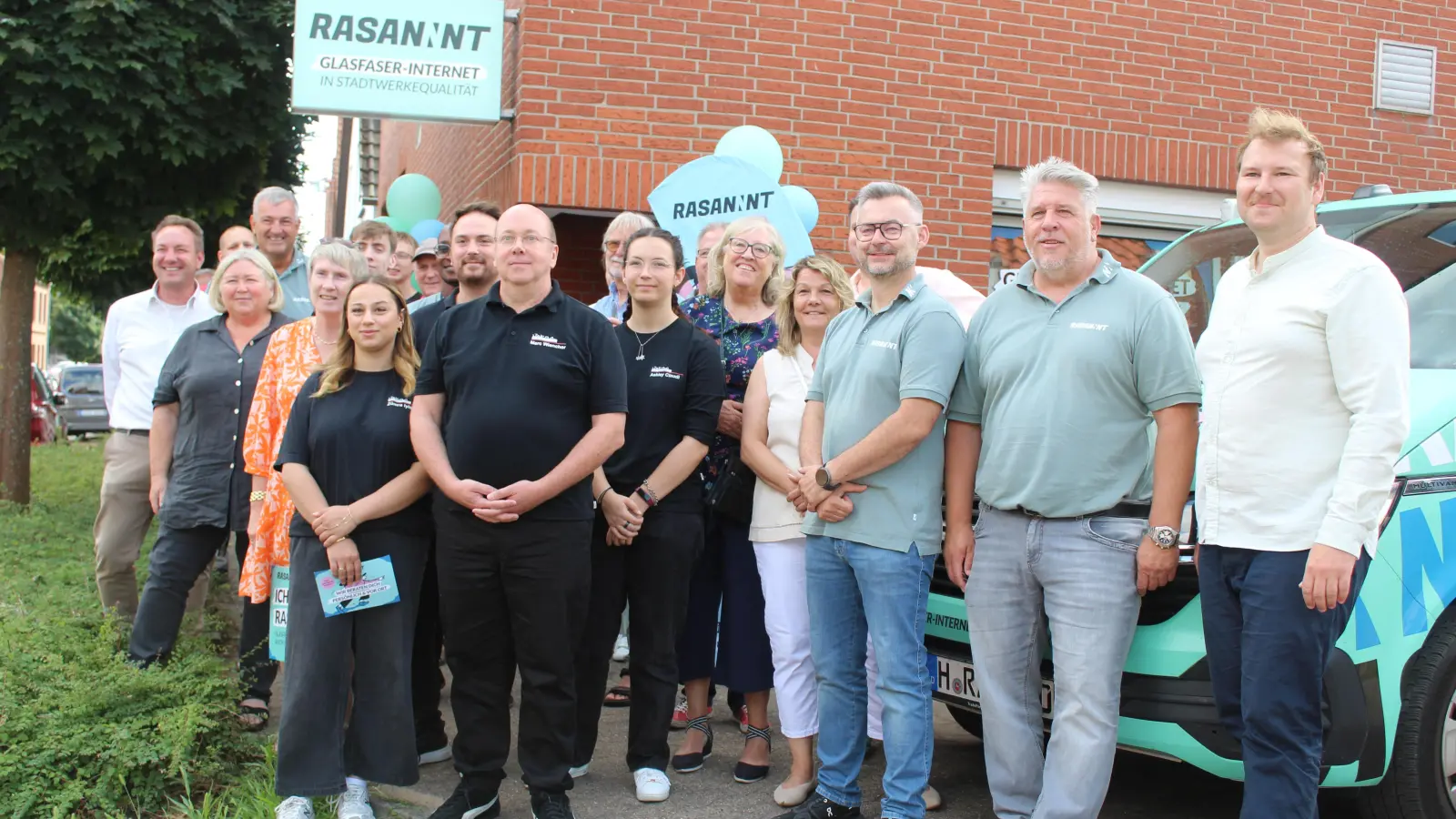 Mit zahlreichen Gästen eröffnet: Rasannnt Shop in Steinhude. (Foto: wb)